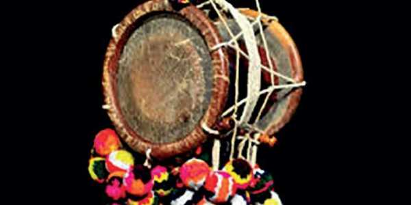 സോപാനസംഗീതത്തില്‍ ഉപയോഗിക്കുന്ന സംഗീത ഉപകരണത്തിന്റെ പേര് നല്‍കുക എ) തുടി ബി) ചെണ്ട സി) വീണ ഡി) ഇടയ്ക്ക ചോദ്യപേപ്പര്‍: കെ എ എസ് പ്രാഥമിക പരീക്ഷ 2025 അനുബന്ധ വിവരങ്ങള്‍ പുരുഷന്‍മാര്‍ മാത്രം കൈകാര്യം ചെയ്യുന്ന കേരളീയ വാദ്യ സംഗീതമാണ് സോപാന സംഗീതം. സോപാന സംഗീതത്തിന്റെ മറ്റൊരു പേരാണ് കൊട്ടിപ്പാടി സേവ സോപാനസംഗീതത്തിന്റെ രണ്ട് കൈവഴികളാണ് കൊട്ടിപ്പാടി സേവയും രംഗസോപാനവും. സോപാനസംഗീതശാഖയുമായി ബന്ധപ്പെട്ട വ്യക്തിയാണ് ഞെരളത്ത് രാമപ്പൊതുവാള്‍. സോപാനസംഗീതത്തിന് ചിട്ടയായുള്ള രൂപഘടന നല്‍കിയത് പുതുശ്ശേരി രാഘവക്കുറുപ്പ് ആണ്. സോപാനസംഗീത്തിന്റെ ജനകീയരൂപമായ ജനഹിതസോപാനം ആവിഷ്‌കരിച്ചത് ഞരളത്ത് രാമപ്പൊതുവാള്‍ ആണ്. സോപാനസംഗീതം ആധികാരികമായി പഠിപ്പിക്കുന്ന തിരുവിതാംകൂര്‍ ദേവസ്വം ബോര്‍ഡിന്റെ കീഴിലുള്ള സ്ഥാപനമാണ് ക്ഷേത്രകലാപീഠം. പാവങ്ങളുടെ കഥകളി എന്നറിയപ്പെടുന്ന കലാരൂപമാണ് തുള്ളല്‍. തുള്ളല്‍ പ്രസ്ഥാനത്തിന്റെ ഉപജ്ഞാതാവാണ് കുഞ്ചന്‍ നമ്പ്യാര്‍. കൈരളിയുടെ പൊട്ടിച്ചിരി എന്നറിയപ്പെടുന്ന കലാരൂപമാണ് തുള്ളല്‍. സോപാനസംഗീതത്തില്‍ ഉപയോഗിക്കുന്ന സംഗീത ഉപകരണത്തിന്റെ പേര് നല്‍കുക ഉത്തരം ഡി) ഇടയ്ക്ക സോപാനസംഗീതവുമായി ബന്ധപ്പെട്ട് 2025-ലെ കെഎഎസ് പരീക്ഷയ്ക്ക് ചോദിച്ച ചോദ്യവും ഉത്തരവും അതിന്റെ അനുബന്ധ വിവരങ്ങളും നമുക്ക് പഠിക്കാം. ഏഷ്യന്‍ ഗെയിംസില്‍ സ്വര്‍ണം നേടിയ ആദ്യ കേരളീയനാരാണ്? ഉത്തരം അറിയാന്‍ ക്ലിക്ക് ചെയ്യുക. kozhikode psc office, kozhikode psc office contact, kozhikode psc office location, kozhikode psc office phone number, kozhikode psc distance, kozhikode psc coaching, kozhikode psc coaching center, best psc coaching center, exam psc, psc exam center, psc coaching details,